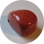 Jaspis, rot - Trommelstein, gebohrt