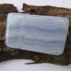 Chalcedon, blau gebändert - Trommelstein, flach, gebohrt
